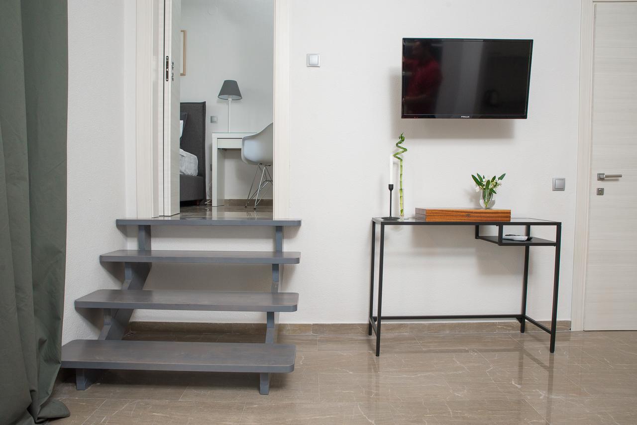 Palio Grey Apartments Palaiontsiflikion Luaran gambar