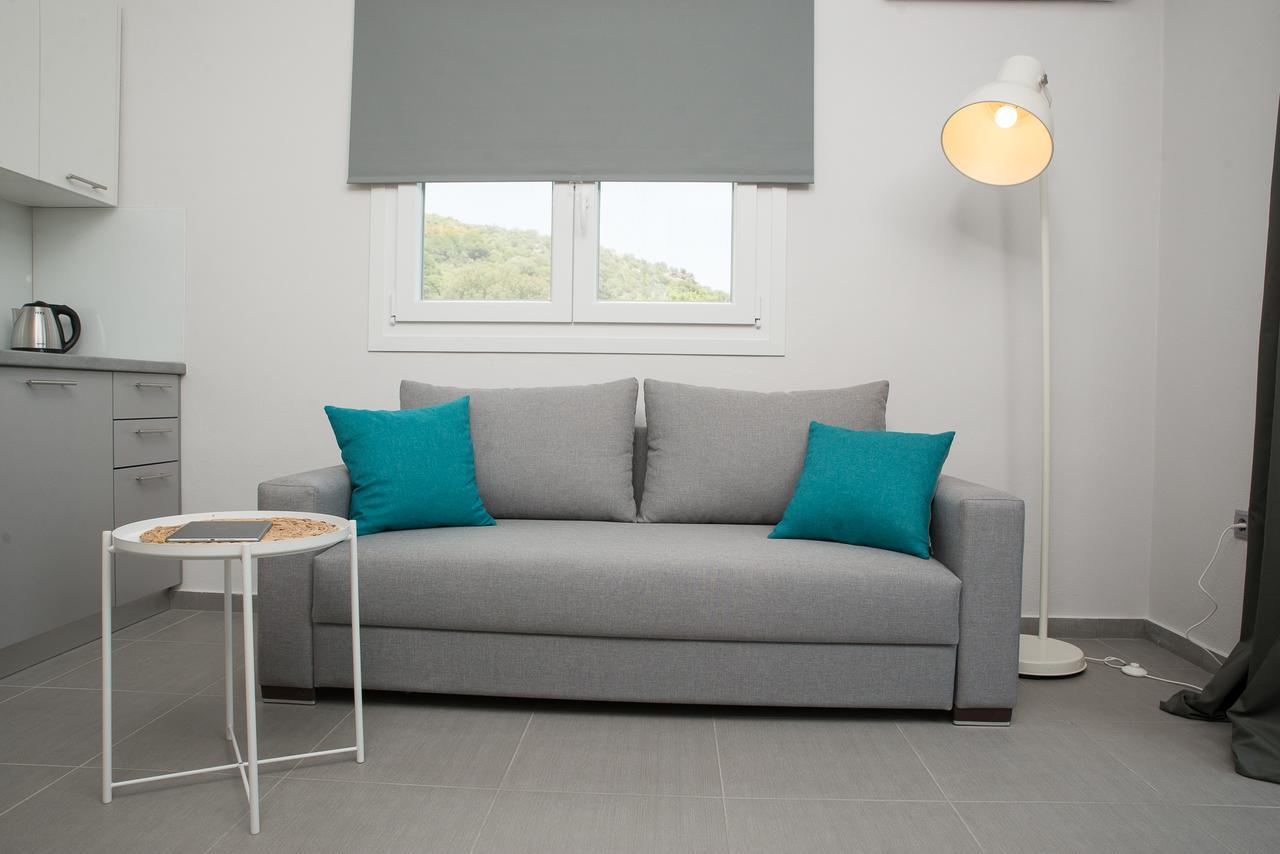Palio Grey Apartments Palaiontsiflikion Luaran gambar